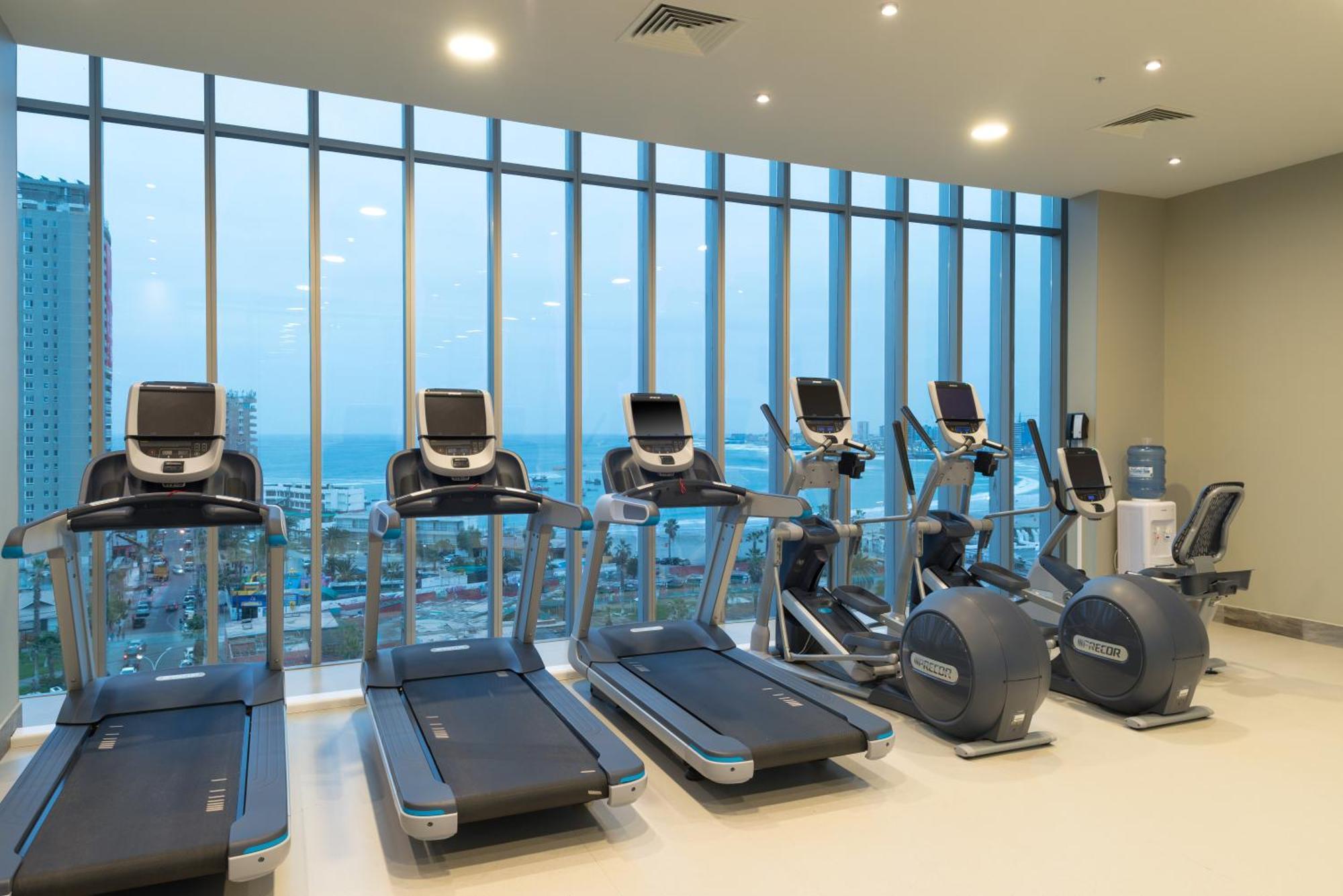 Hilton Garden Inn Икике Экстерьер фото